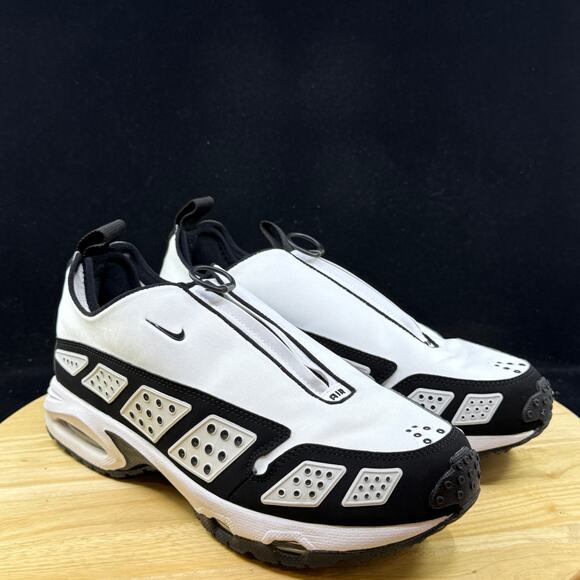 Nike Air Max SNDR Women\'s Size 11/ Men\'s Size 9.5 White Black Shoes FZ2068 100 main image 4